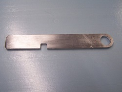 Latch capture bar trap release bar
